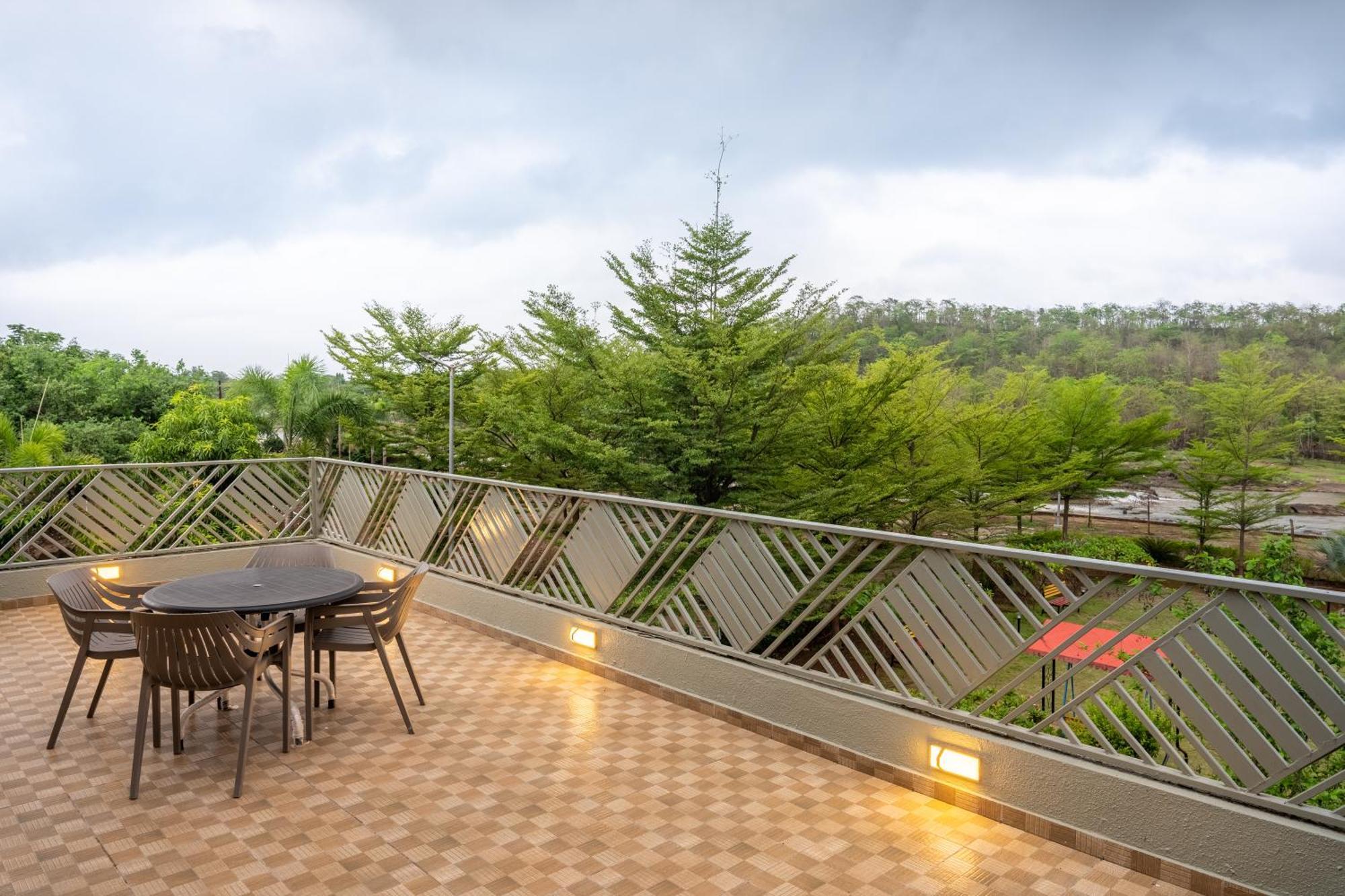 Saffronstays Siesta By The River Murbad Екстер'єр фото